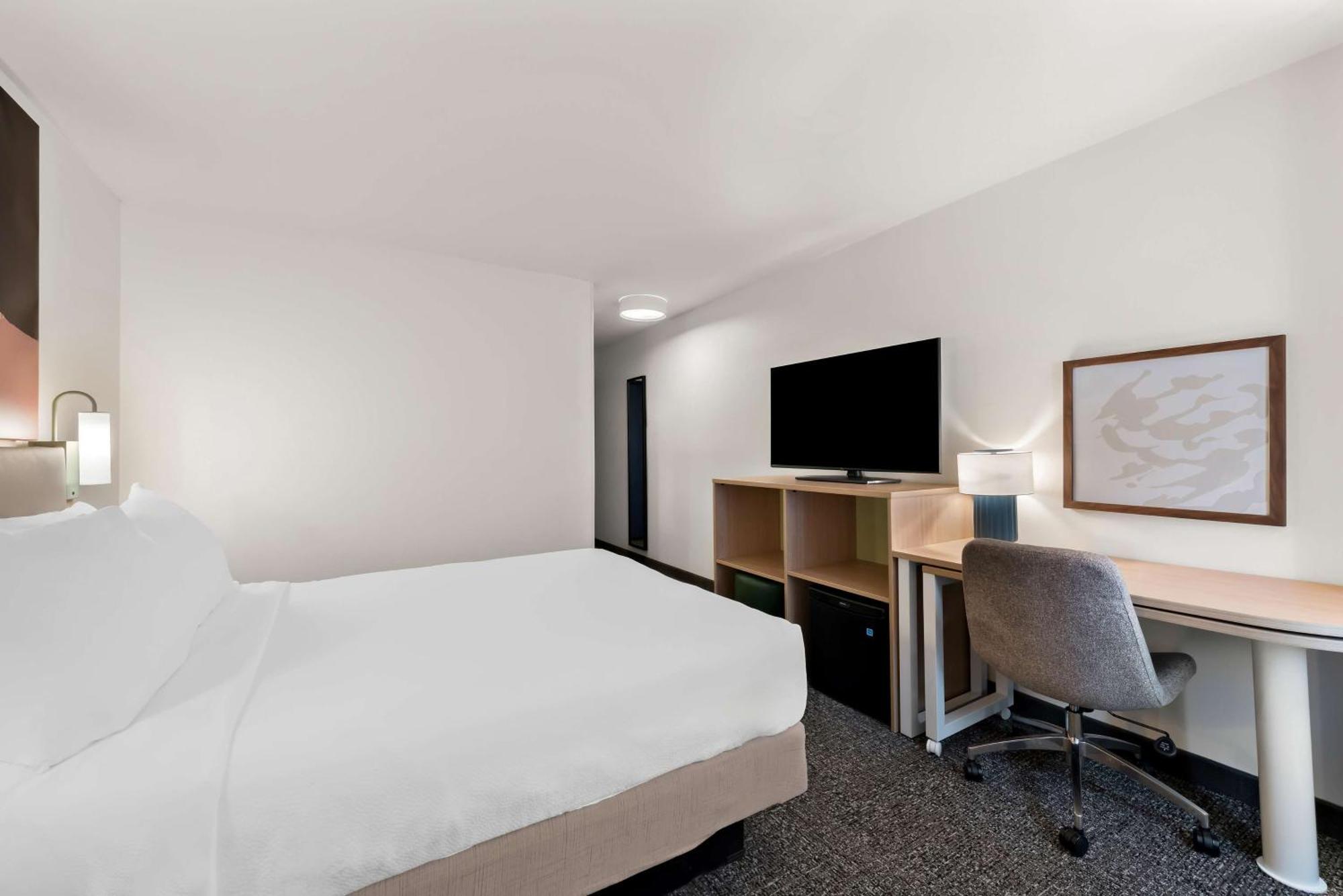 Spark By Hilton Norfolk Exteriör bild