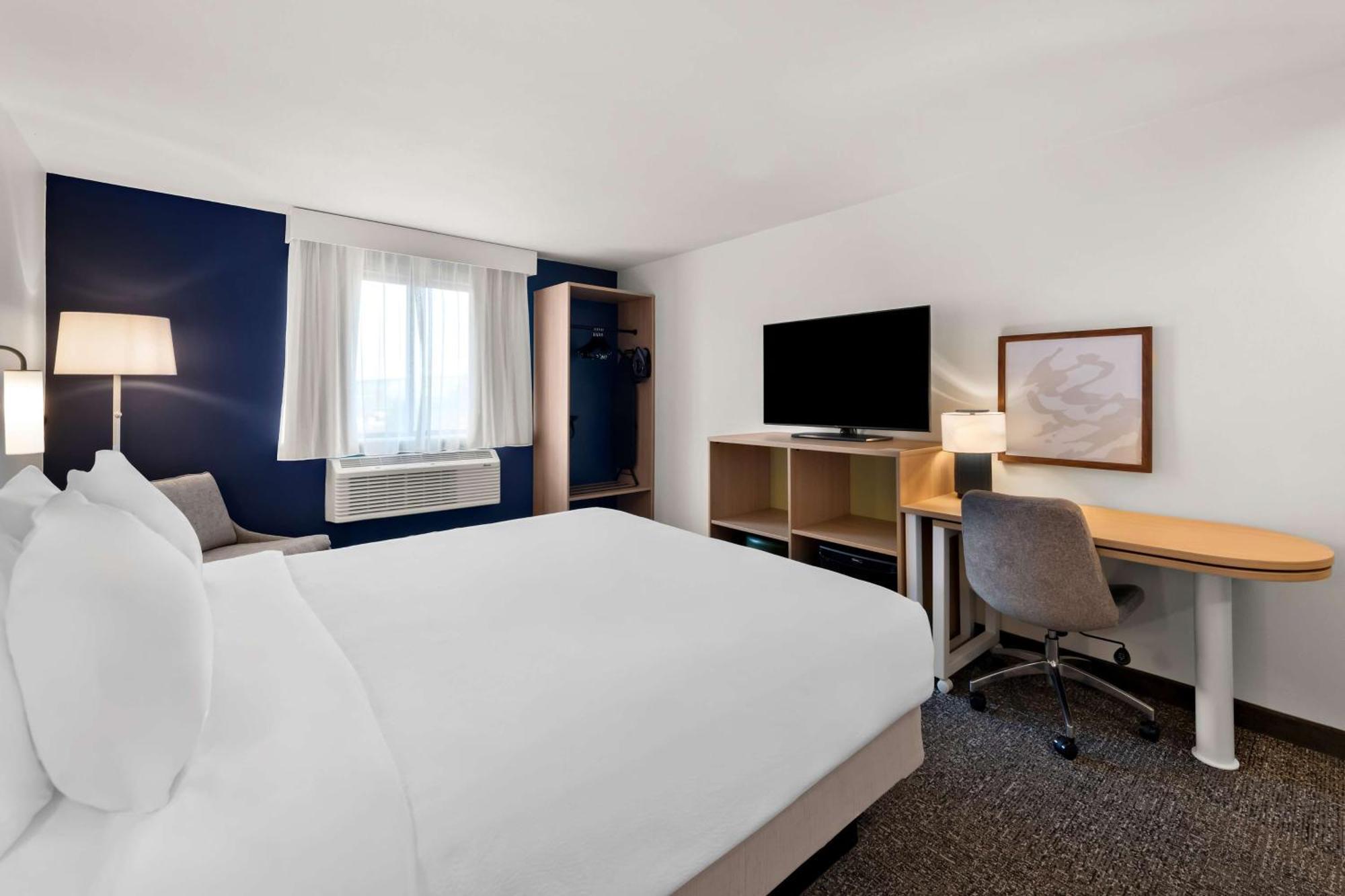 Spark By Hilton Norfolk Exteriör bild