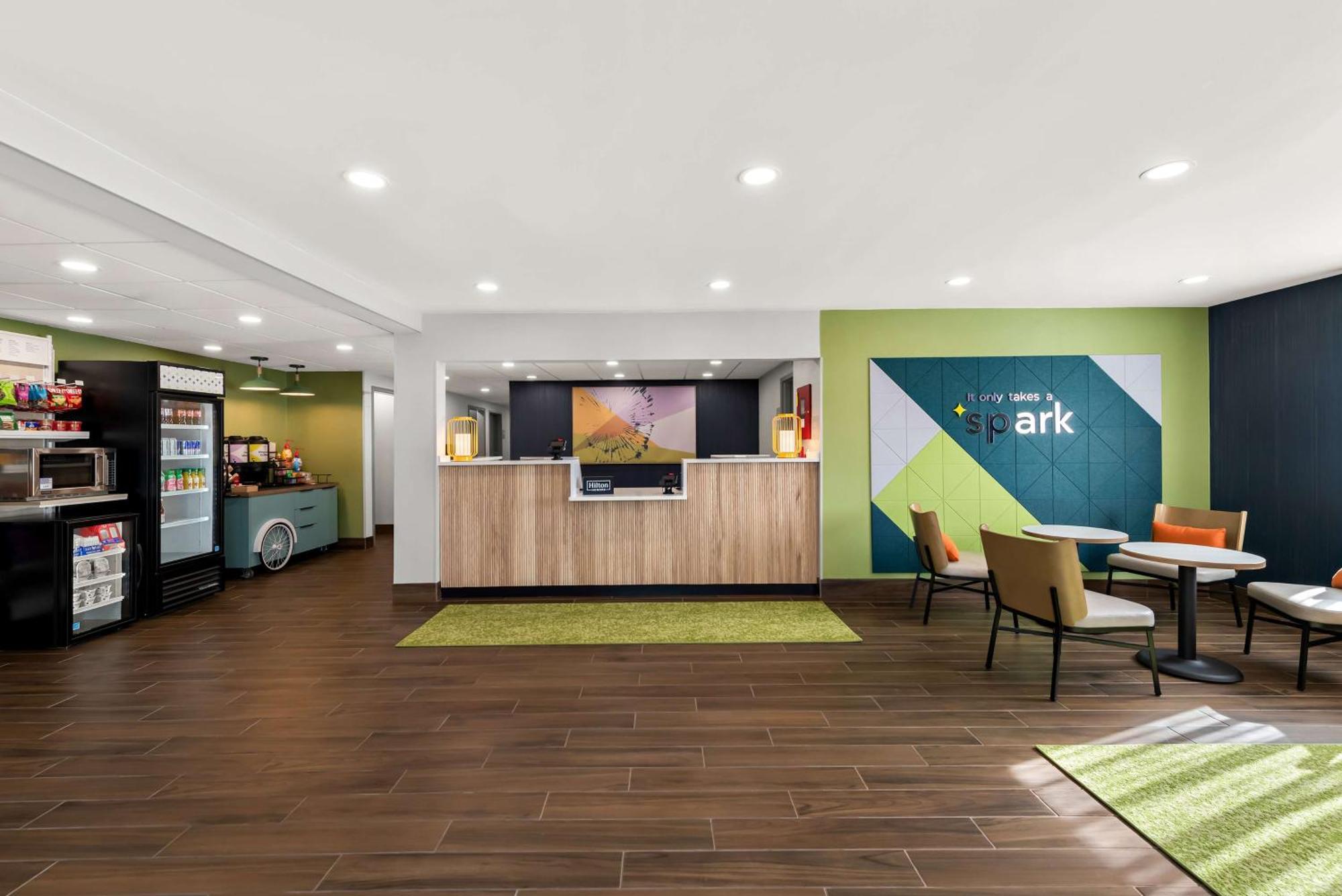 Spark By Hilton Norfolk Exteriör bild