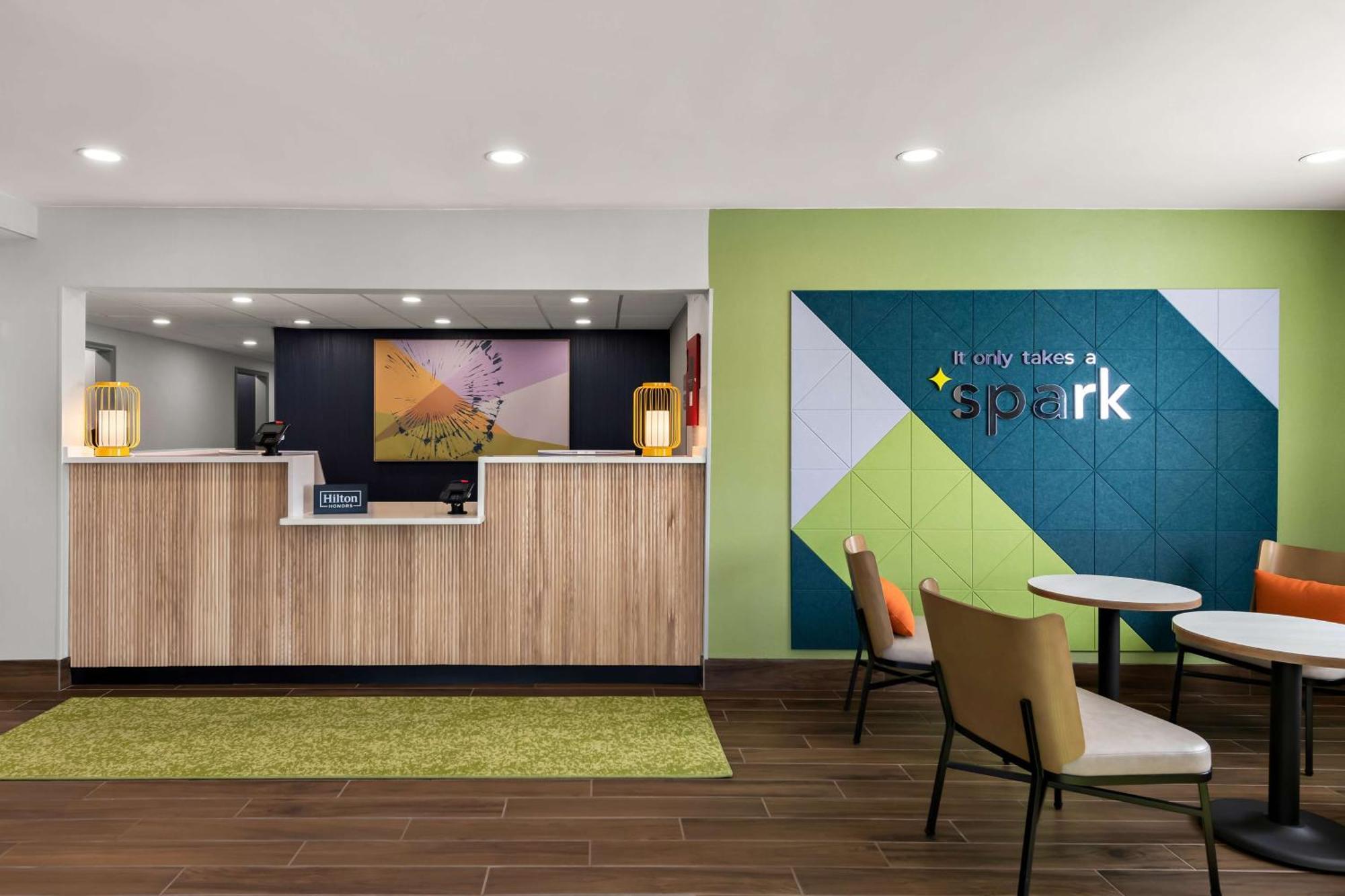 Spark By Hilton Norfolk Exteriör bild