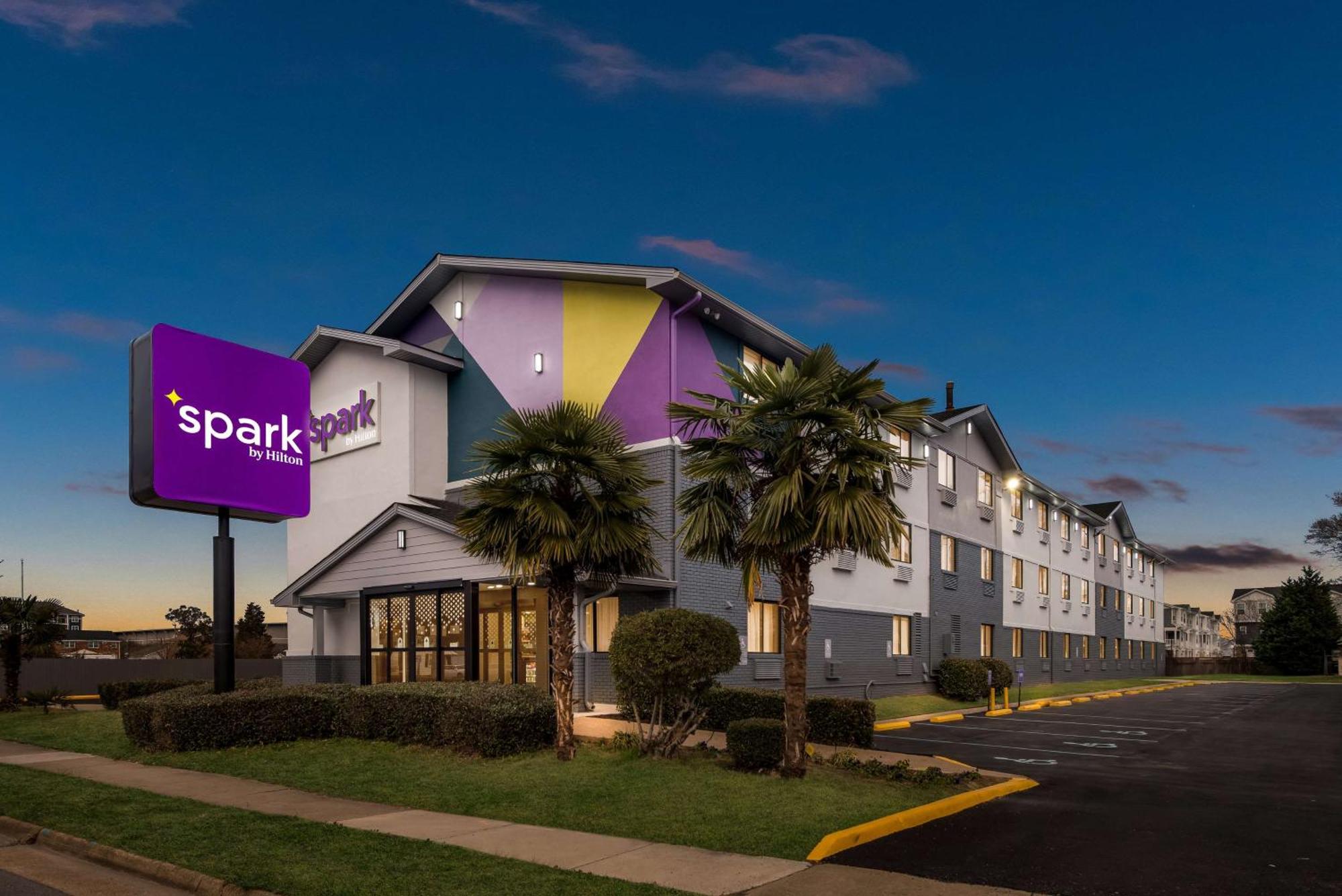 Spark By Hilton Norfolk Exteriör bild